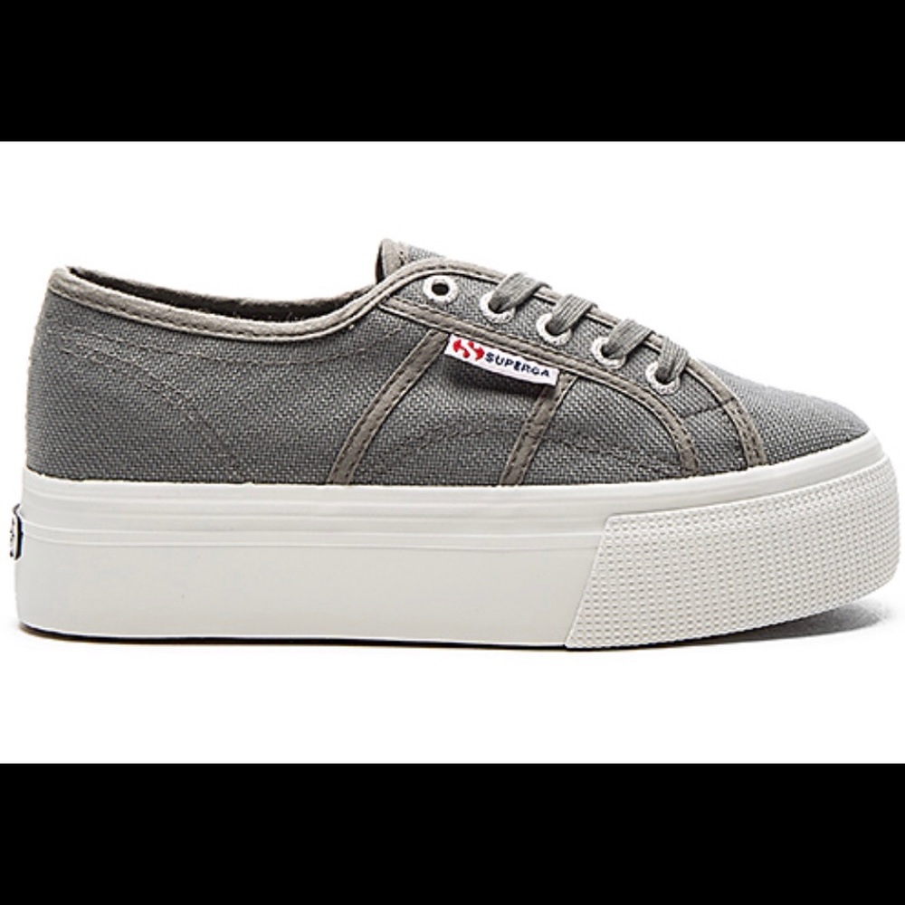Grey platform Supergas